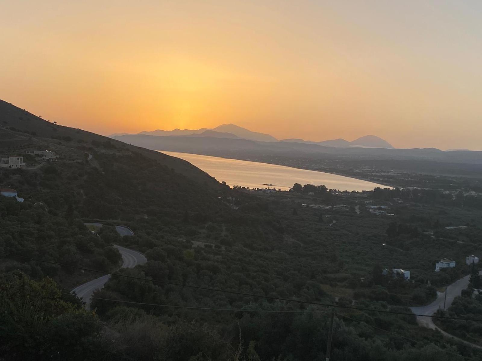 Arbutus - Relaxing Apartment With Fantastic Views Georgioupoli Buitenkant foto